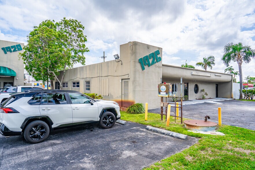 More Photos Of 1928 NE 154th St, North Miami Beach Unknown For Lease