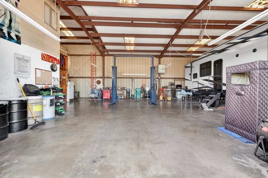 More Photos Of 652 E Lockeford St, Lodi Auto Repair For Sale