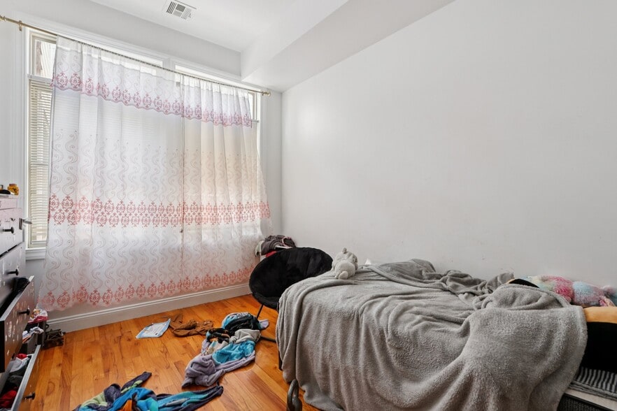 More Photos Of 378 George St, New Brunswick Storefront Retail Residential For Sale