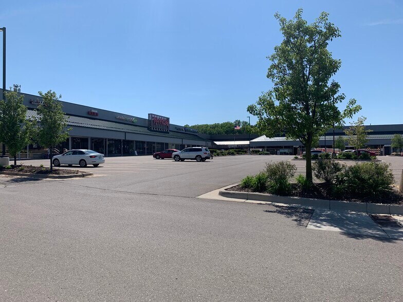 More Photos Of 2439-2471 W Stadium Blvd, Ann Arbor Unknown For Lease