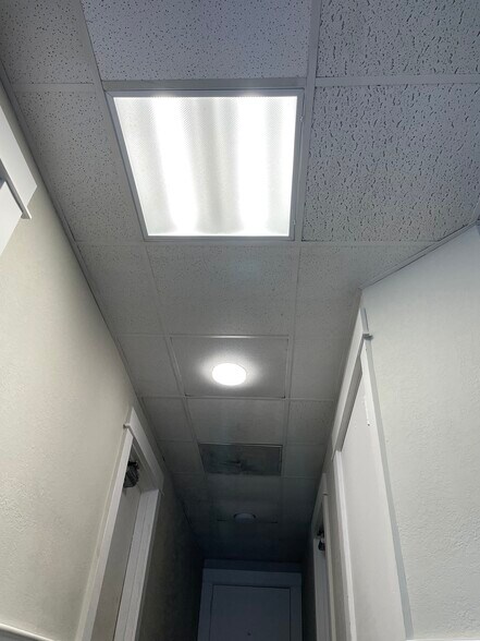 More Photos Of 710 W Colonial Dr, Orlando Office For Lease