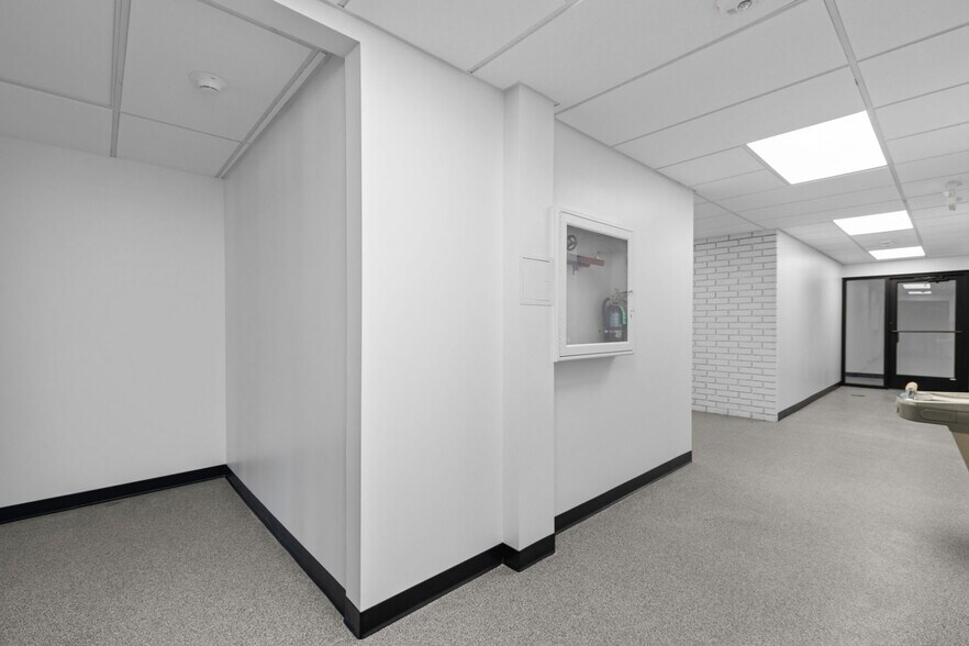 More Photos Of 4585 Washington St, Florissant Medical For Lease