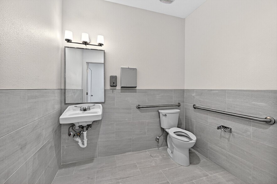 More Photos Of 7950 Preston Rd, Frisco Medical For Lease