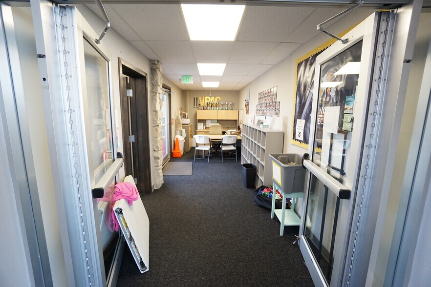 More Photos Of 401 S 7th St, Sunnyside Bank For Sale