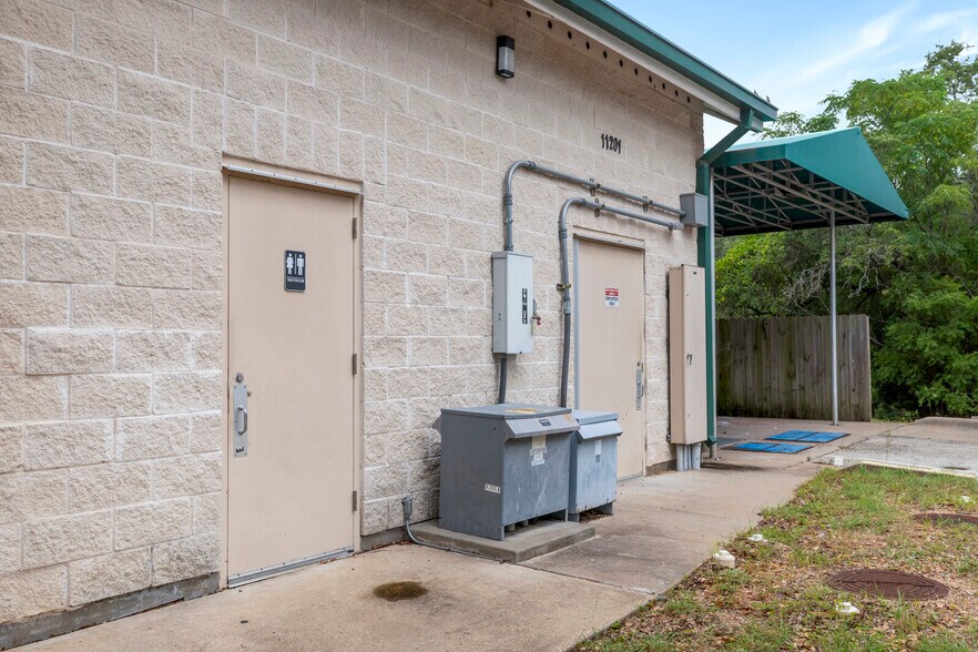 More Photos Of 11201 Pecan Park Blvd, Cedar Park Carwash For Lease