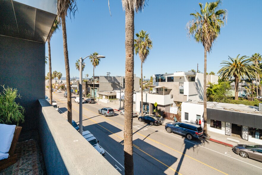 More Photos Of 1320 Abbot Kinney Blvd, Venice Loft Creative Space For Sale