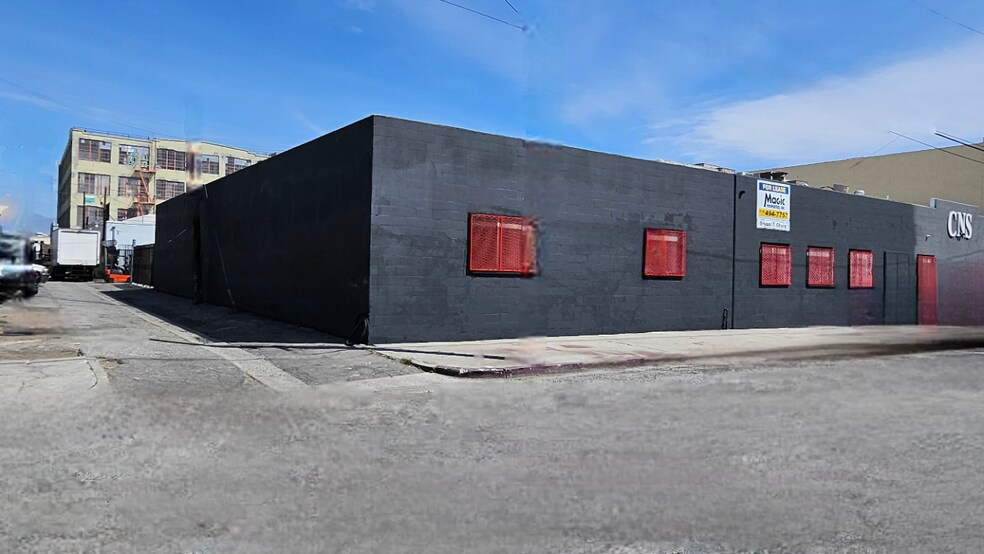 More Photos Of 929 E 14th St, Los Angeles Warehouse For Lease