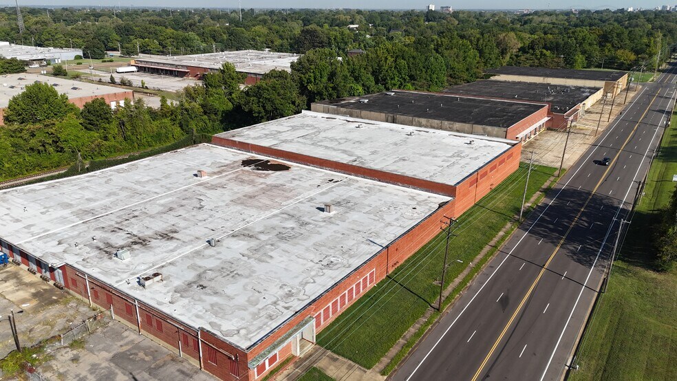 More Photos Of 1709-1769 Latham St, Memphis Distribution For Lease