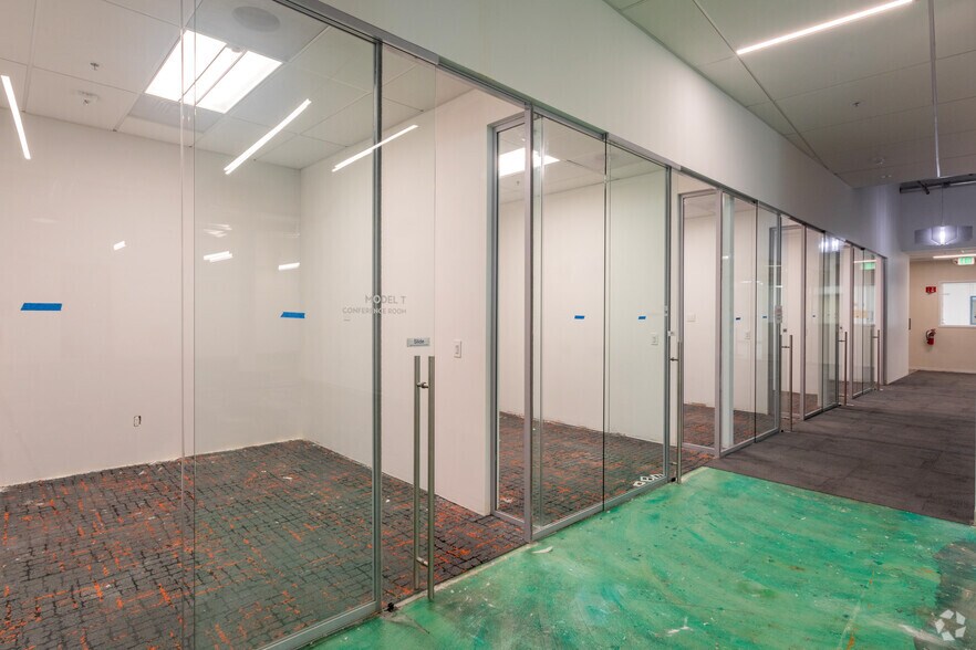 More Photos Of 195 S Milpitas Blvd, Milpitas Research And Development For Lease