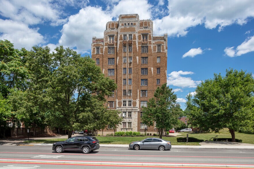 More Photos Of 3025 N Meridian St, Indianapolis Apartments For Sale