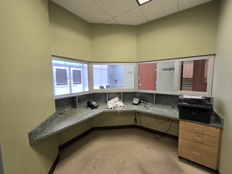 More Photos Of 1318 Euclid Ave, Bristol Freestanding For Lease