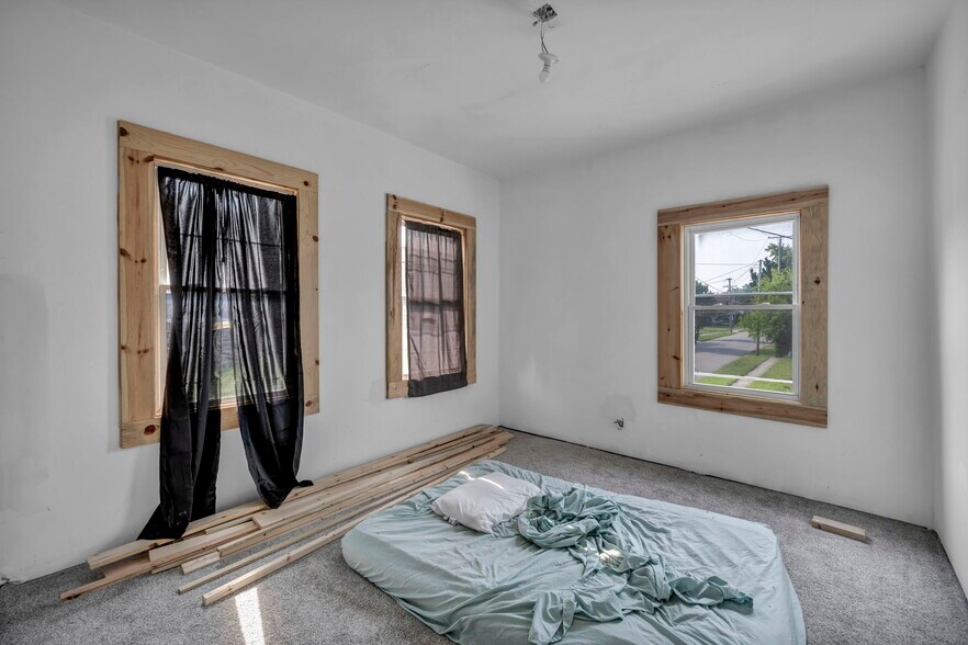 More Photos Of 18614 St Clair, Cleveland Apartments For Sale