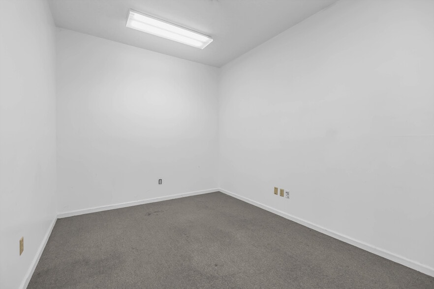 More Photos Of 5 Industrial Park Dr, Hendersonville Freestanding For Sale