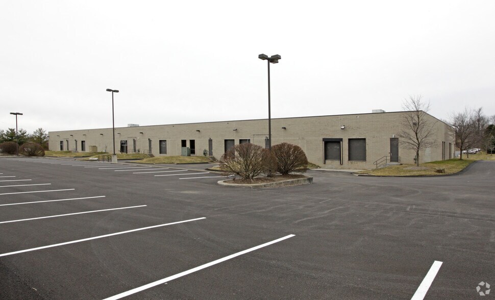 More Photos Of 170-180 Industry Dr, Pittsburgh Light Distribution For Lease