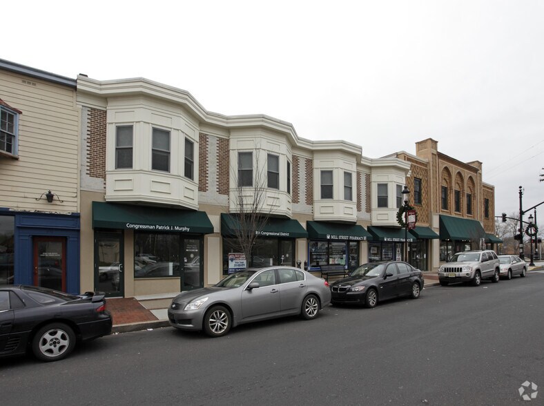 More Photos Of 422 Mill St, Bristol Office For Sale