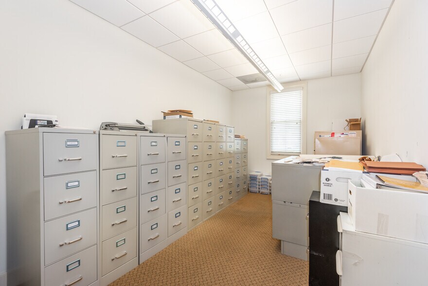 More Photos Of 987 Harris St, Tunica Office For Sale