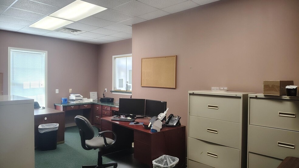 More Photos Of 300 Margie Dr, Warner Robins Office For Lease