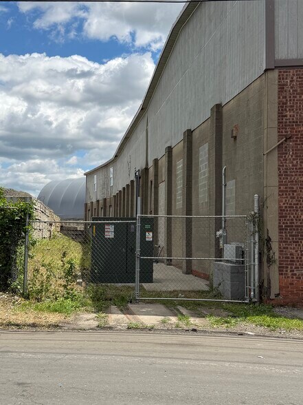 More Photos Of 88 Howard Ave, Bridgeport Warehouse For Lease