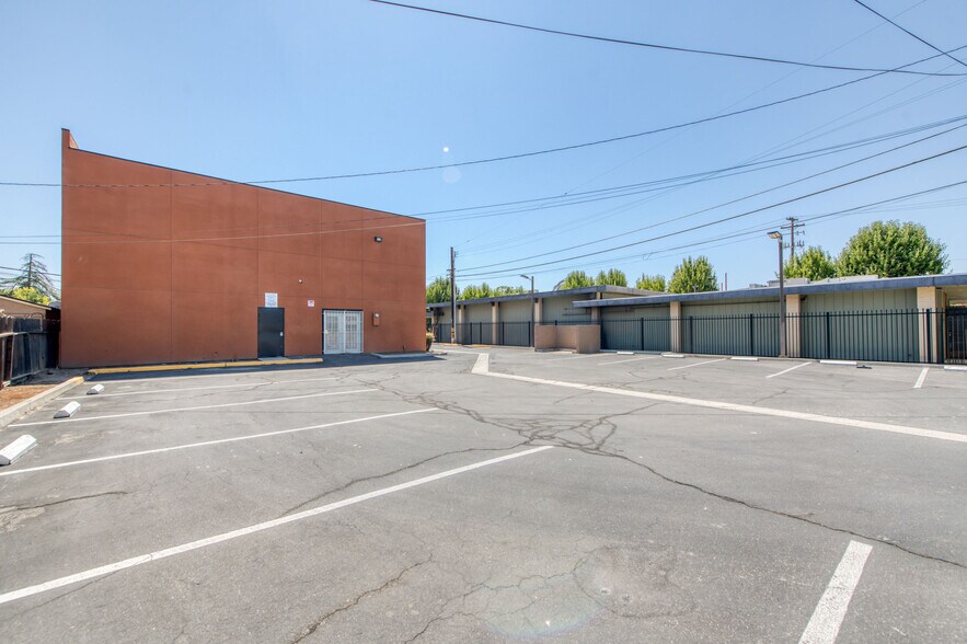 More Photos Of 1133 E Olive Ave, Fresno Office For Lease
