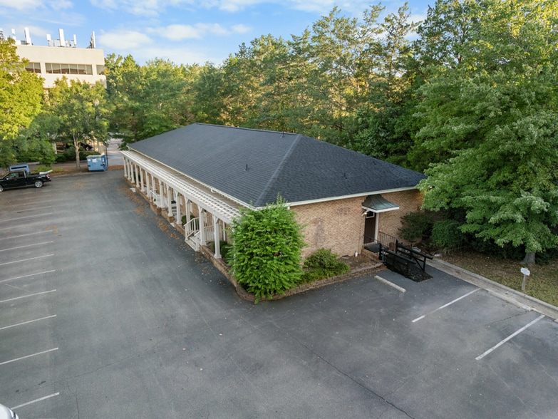 Primary Photo Of 861 Willow Dr, Chapel Hill Medical For Lease