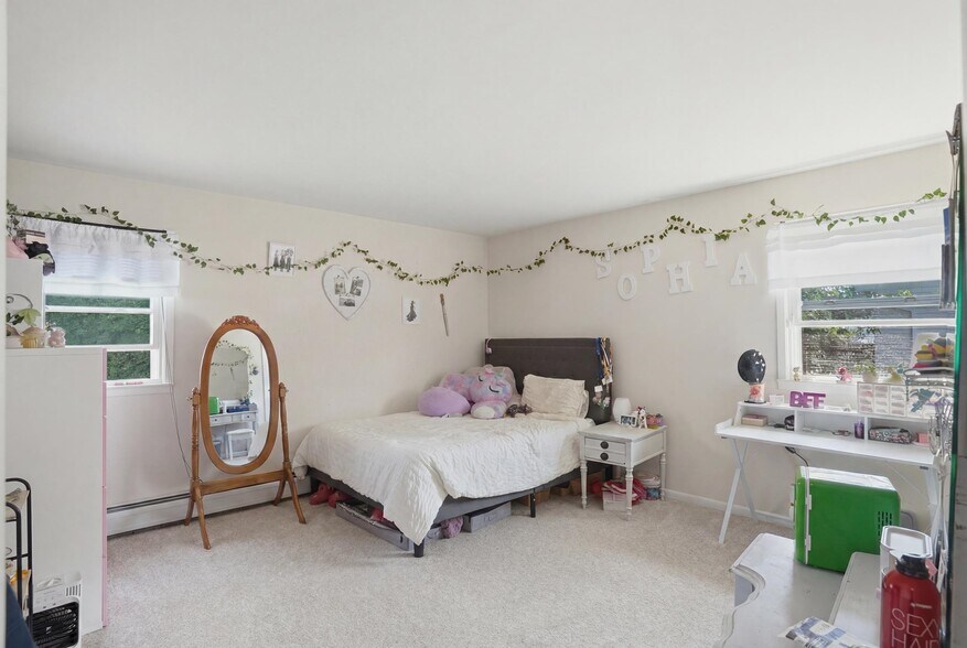 More Photos Of 3 Pierces Rd, Newburgh Office Residential For Sale