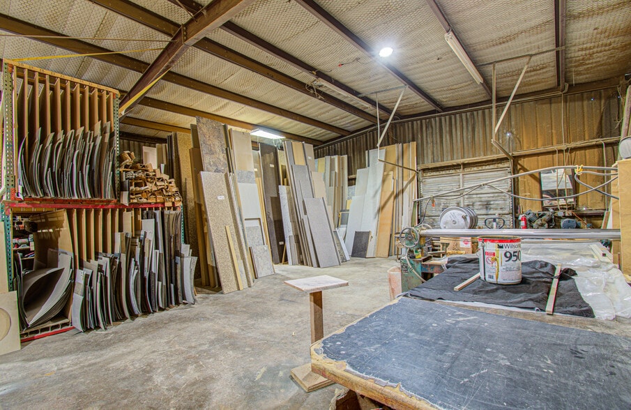 More Photos Of 7571 Morley St, Houston Warehouse For Sale