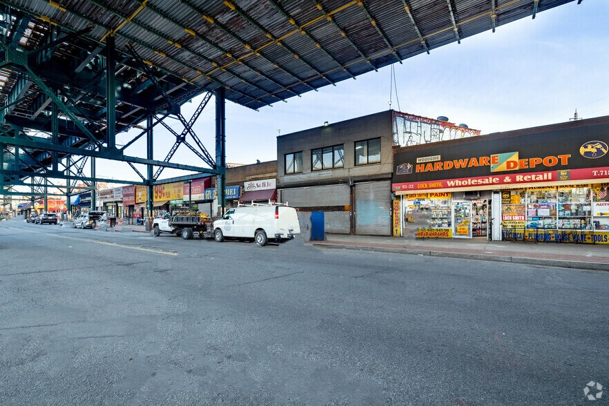 More Photos Of 6204 Roosevelt Ave, Flushing Storefront Retail Office For Lease