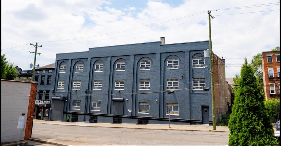 More Photos Of 2025-2033 Elm St, Cincinnati Warehouse For Sale