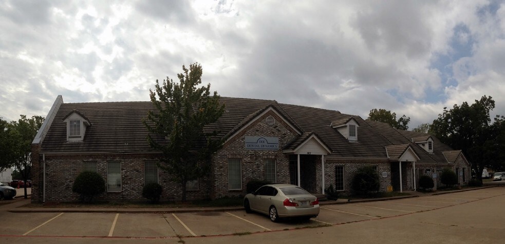 More Photos Of 912 W Randol Mill Rd, Arlington Office For Lease