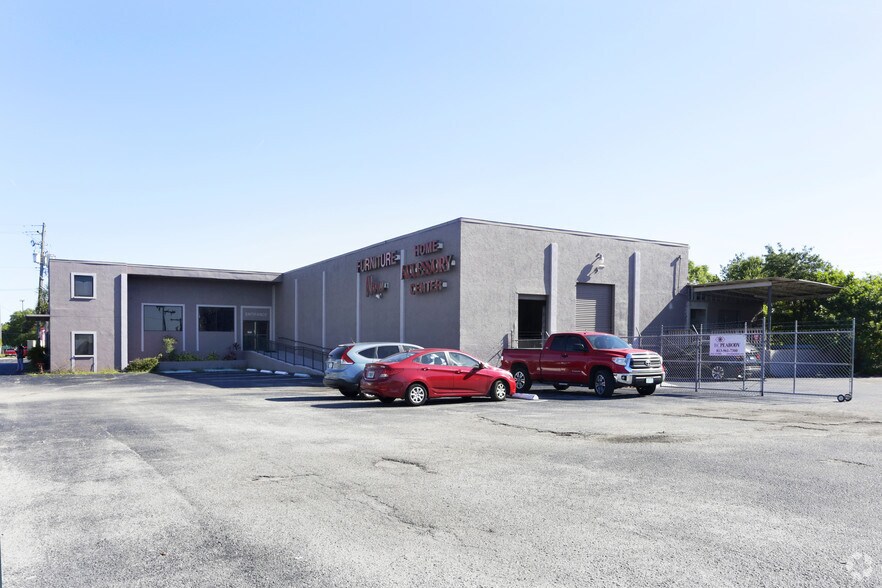 Primary Photo Of 15445 N Nebraska Ave, Lutz Warehouse For Lease