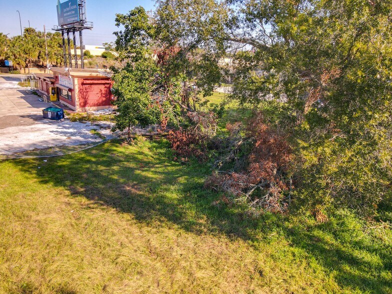 More Photos Of 707 S Orange Blossom Trl, Orlando Storefront For Sale