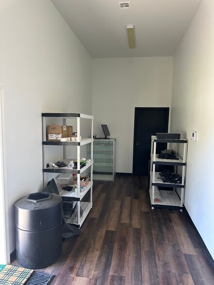 More Photos Of 204 W 2nd St, Edmond Freestanding For Sale