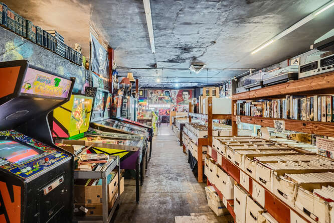 More Photos Of 2-14 S Broadway, Denver Storefront For Sale