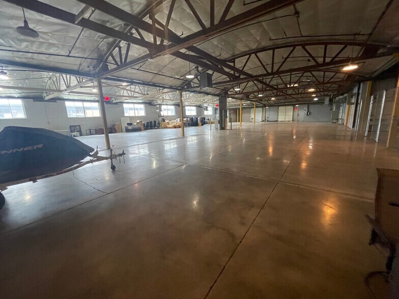 More Photos Of 2625 Gardner Rd, Broadview Warehouse For Lease