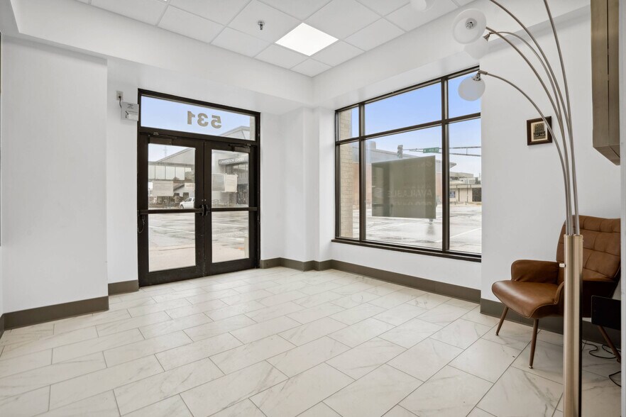 More Photos Of 531 Commercial St, Waterloo Office For Lease