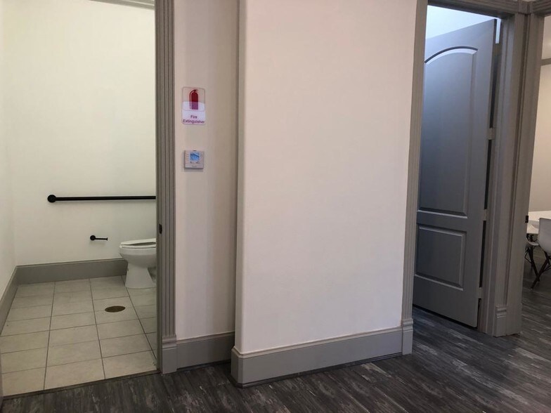 More Photos Of 250 Ed English Rd, Shenandoah Medical For Sale