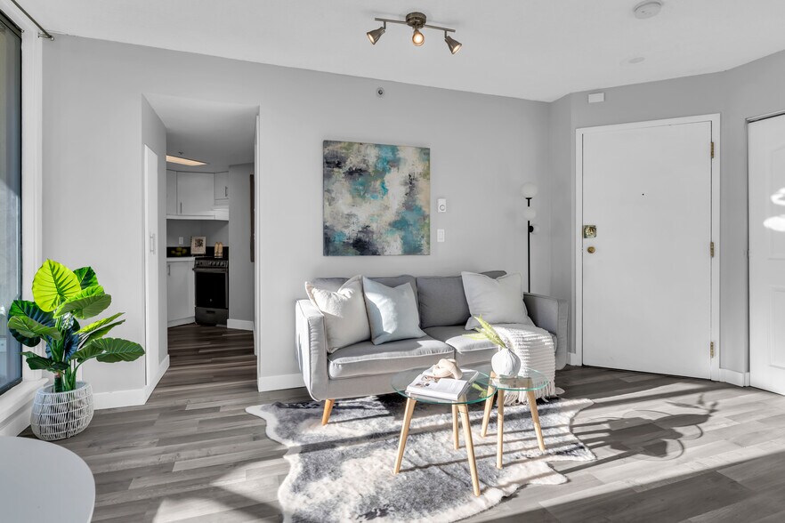 More Photos Of 789 Drake St, Vancouver Apartments For Sale