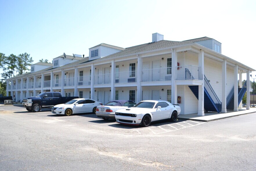 More Photos Of 100 PM Watson Dr, Dublin Hotel For Sale