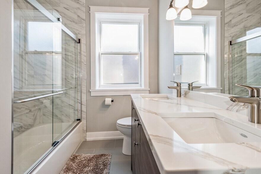 More Photos Of 1535 W Estes Ave, Chicago Multifamily For Sale