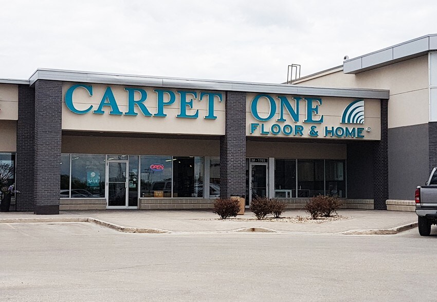 More Photos Of 1765 W Kenaston Blvd, Winnipeg Freestanding For Sale