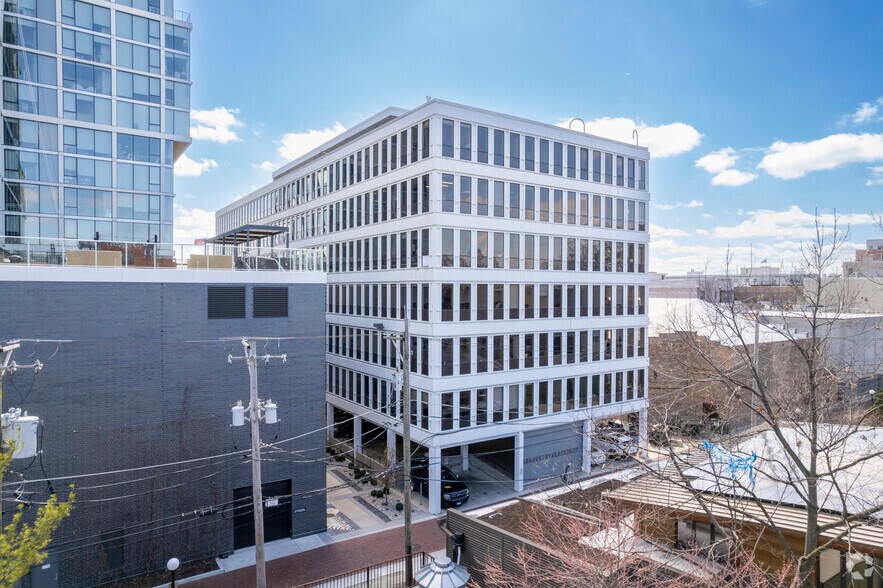 More Photos Of 1010 Lake St, Oak Park Office For Lease