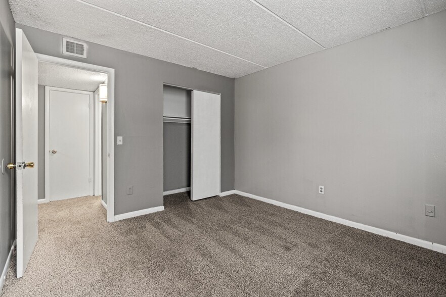 More Photos Of 2401 Jammes Rd, Jacksonville Apartments For Sale