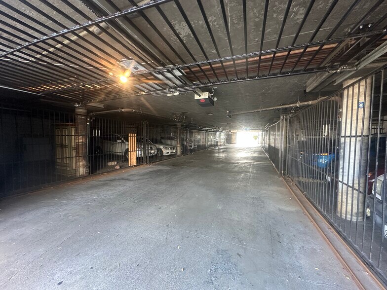 More Photos Of 812 E Hyde Park Blvd, Inglewood Apartments For Sale