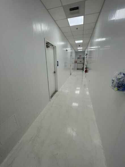 More Photos Of 34 Extension St, Attleboro Warehouse For Sale