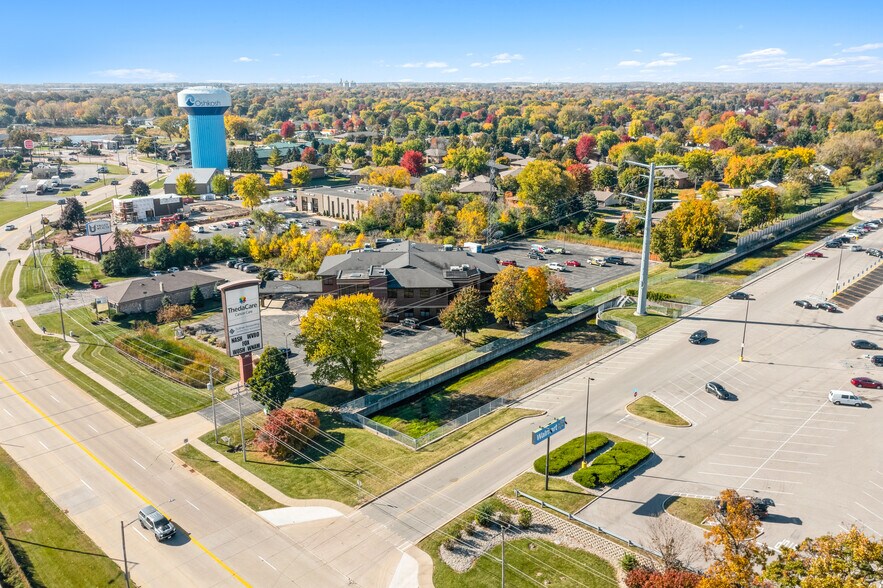 More Photos Of 491 S Washburn St, Oshkosh Office For Sale