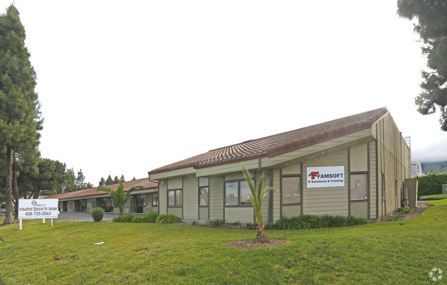 More Photos Of 44800-44998 Osgood Rd, Fremont Warehouse For Lease
