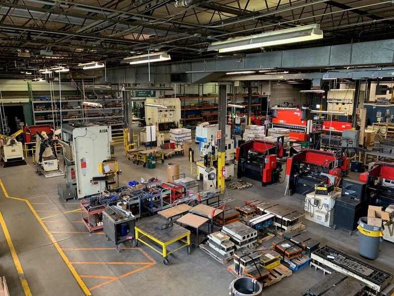 More Photos Of 1111 S Wheeling Rd, Wheeling Warehouse For Lease