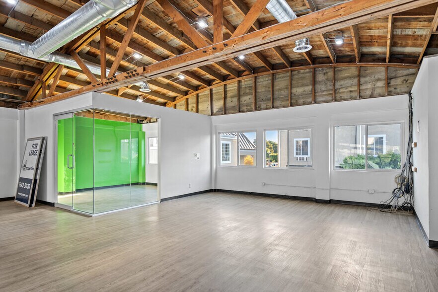 More Photos Of 1802-1808 El Camino Real, Redwood City General Retail For Lease