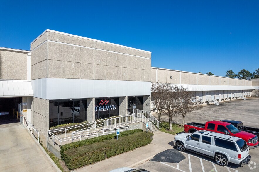 More Photos Of 3800 Brittmoore Rd, Houston Unknown For Lease