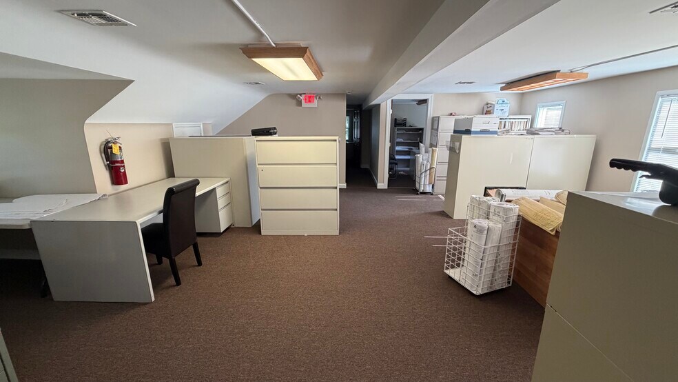 More Photos Of 205 State Route 31 N, Washington Office Residential For Sale